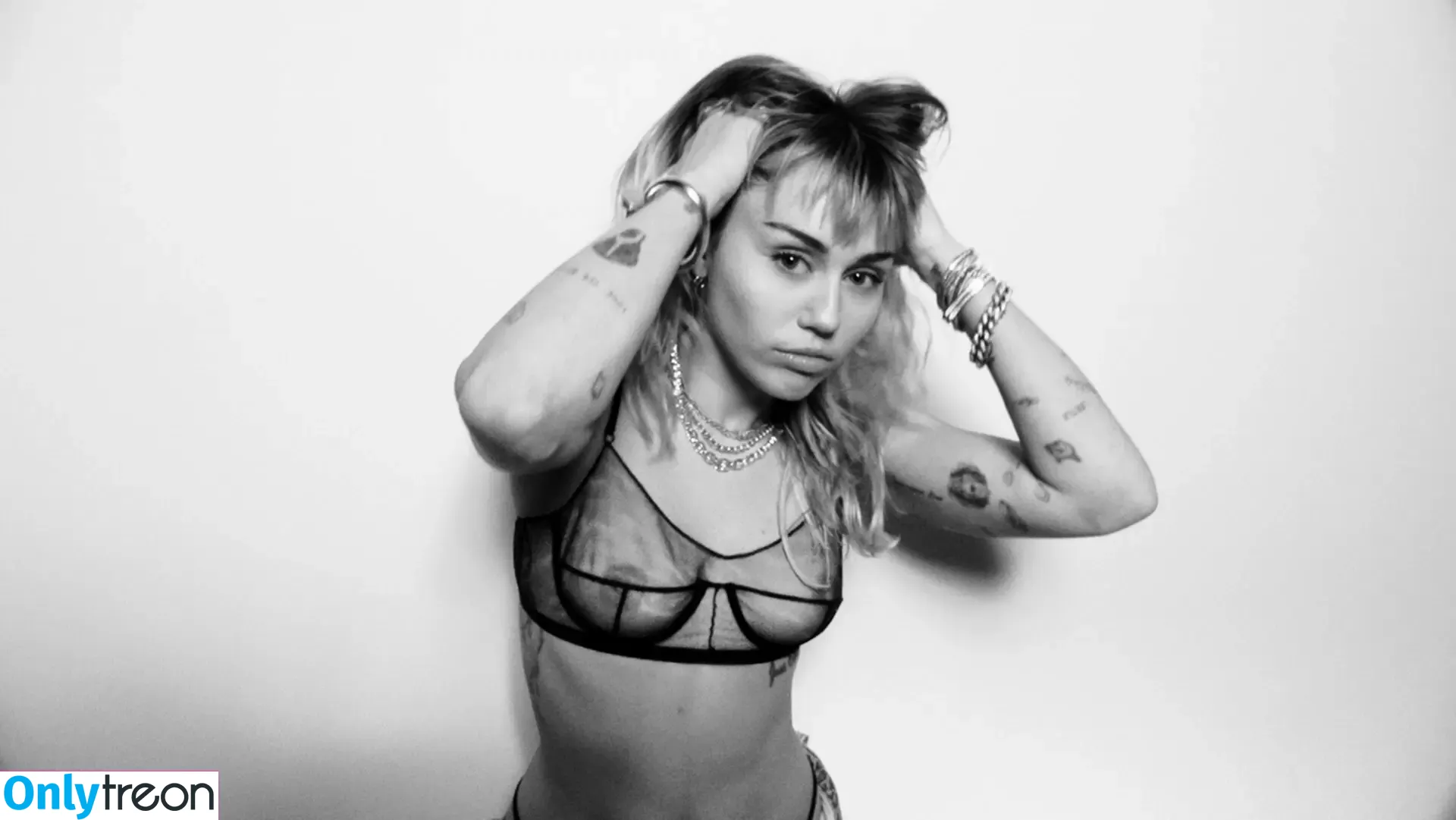 Miley Cyrus nude photo #2005 (MileyCyrus)