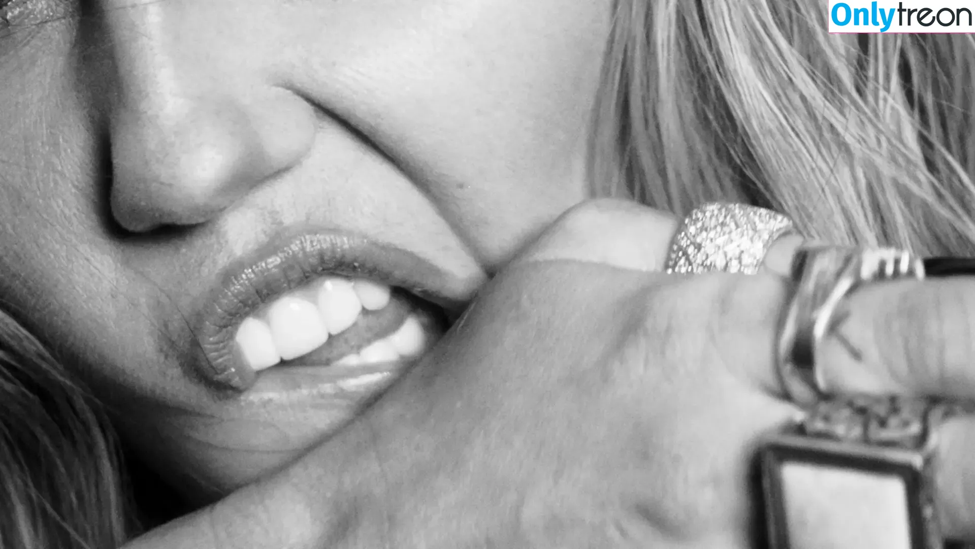 Miley Cyrus nude photo #2009 (MileyCyrus)