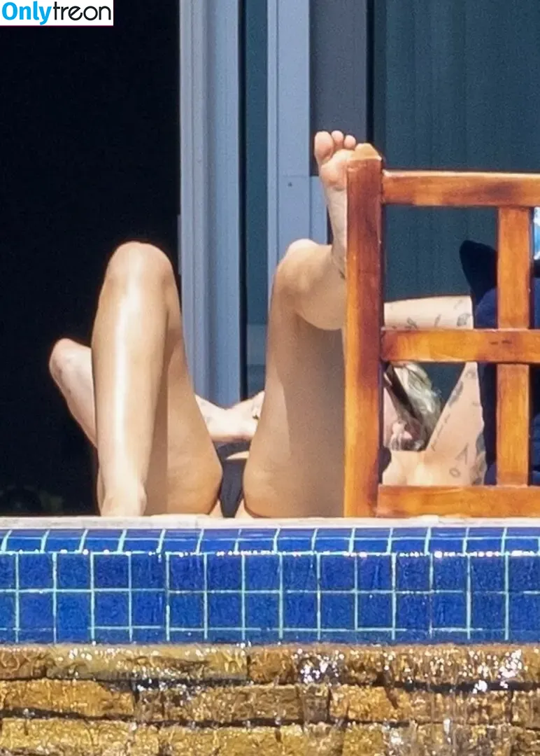 Miley Cyrus nude photo #2049 (MileyCyrus)