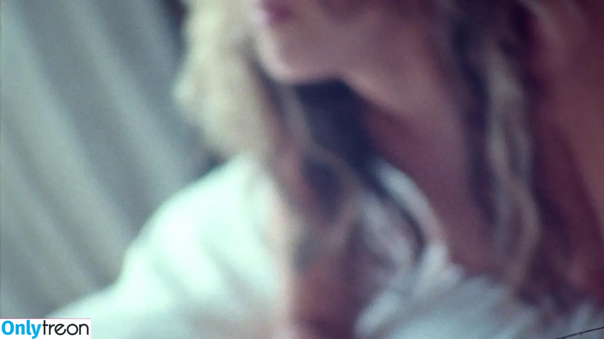 Miley Cyrus nude photo #2107 (MileyCyrus)