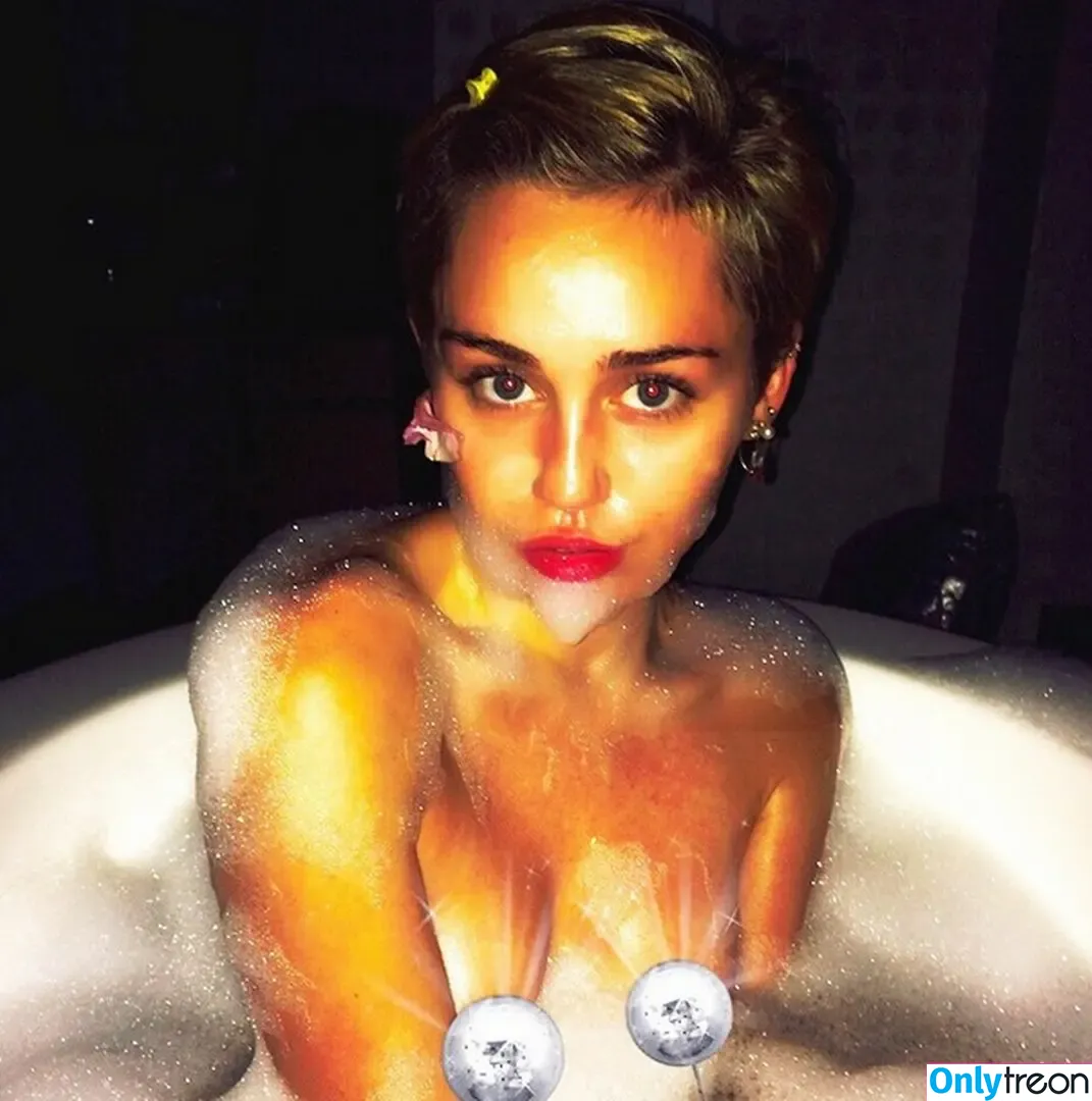 Miley Cyrus nude photo #2124 (MileyCyrus)