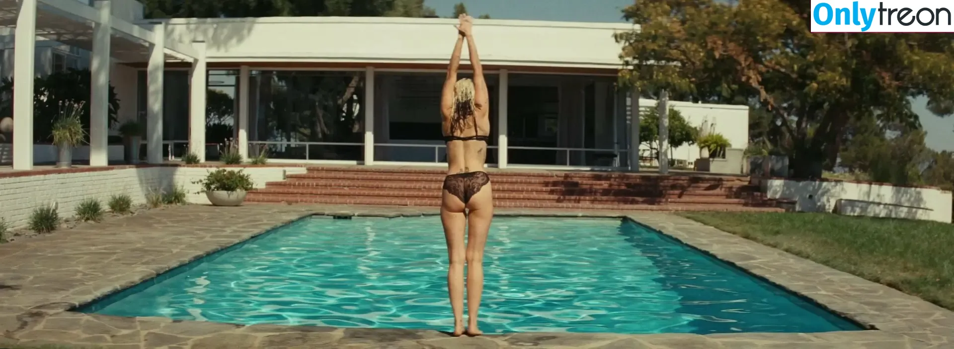 Miley Cyrus nude photo #2129 (MileyCyrus)