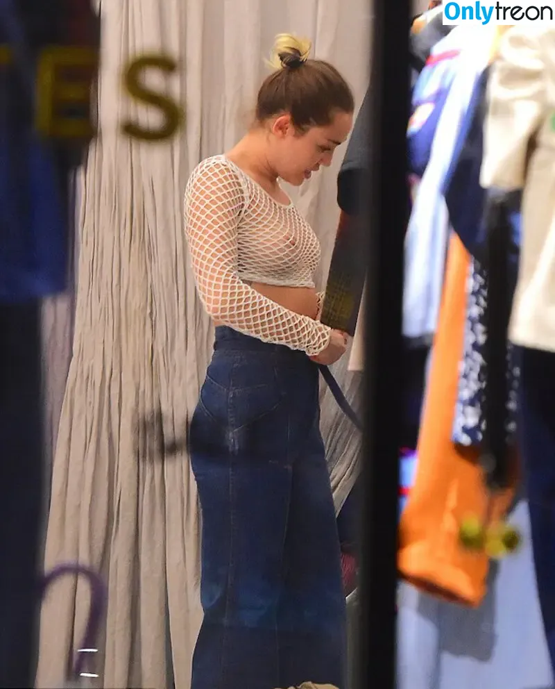 Miley Cyrus nude photo #2144 (MileyCyrus)
