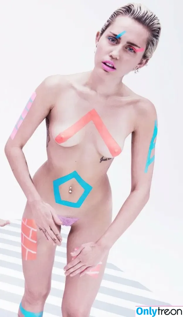Miley Cyrus nude photo #2246 (MileyCyrus)