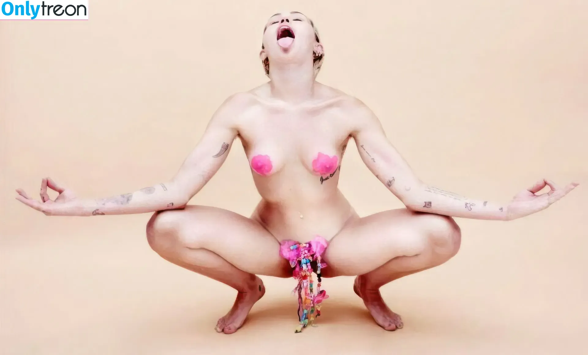 Miley Cyrus nude photo #2270 (MileyCyrus)