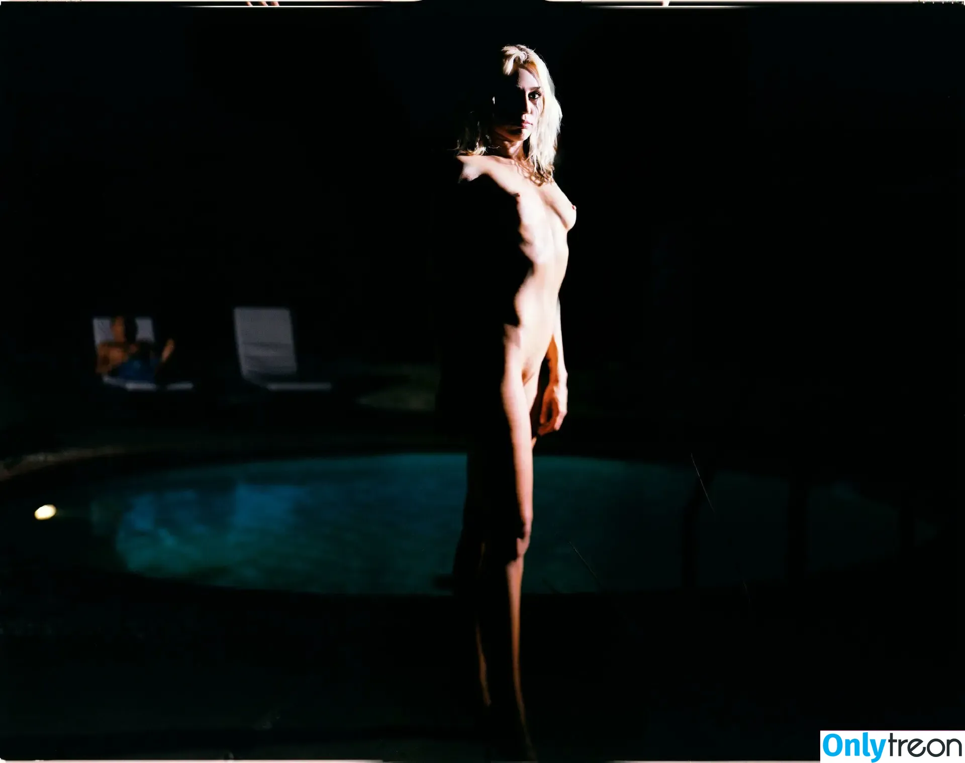 Miley Cyrus nude photo #2361 (MileyCyrus)