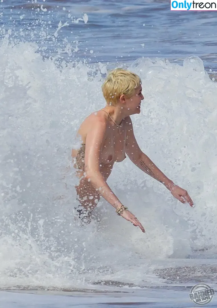 Miley Cyrus nude photo #2415 (MileyCyrus)