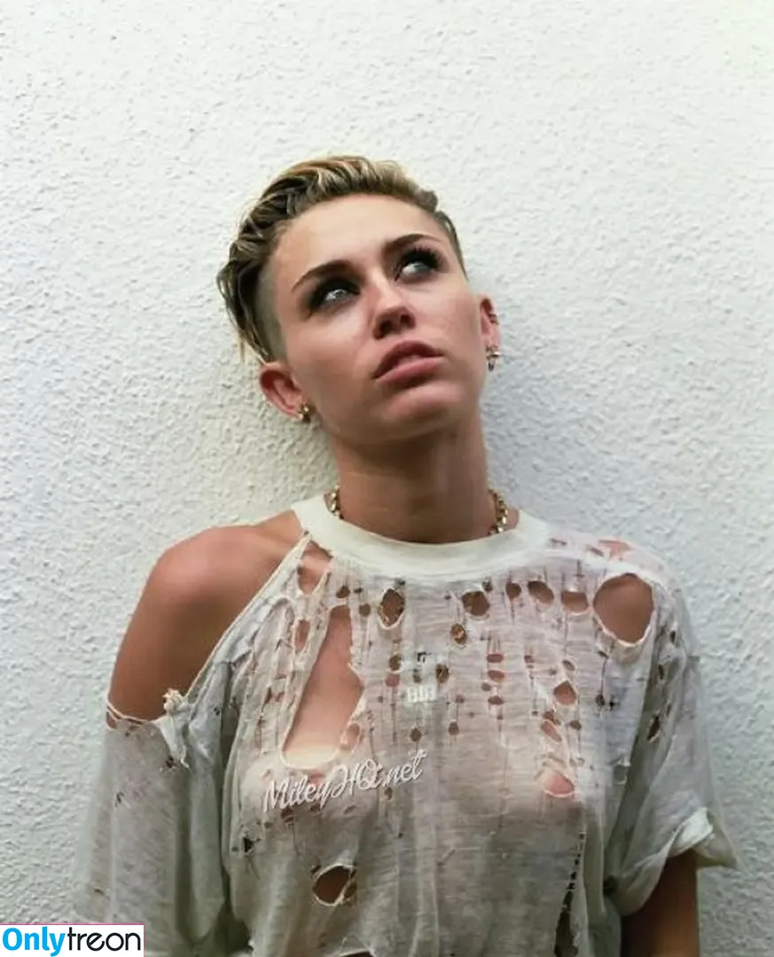Miley Cyrus nude photo #2426 (MileyCyrus)