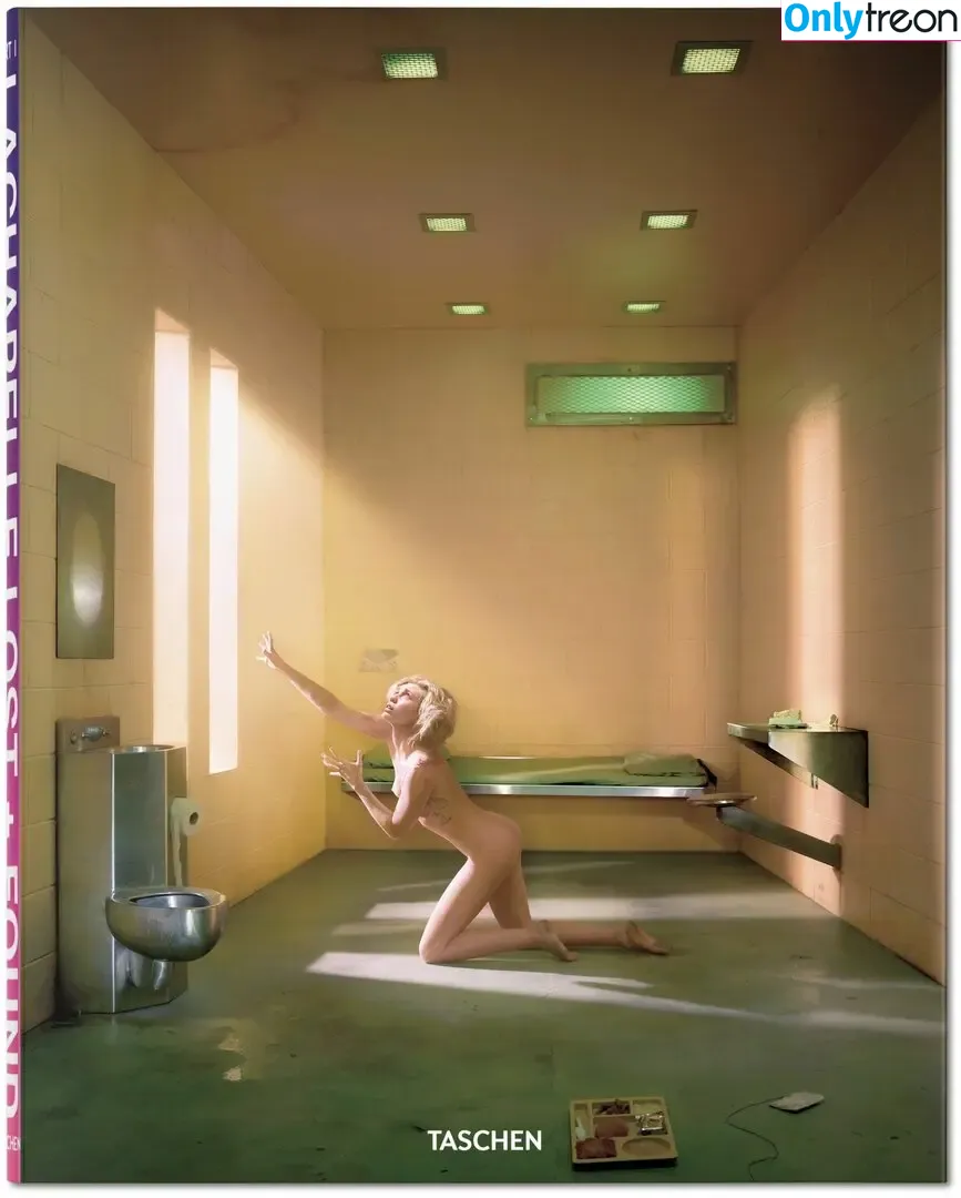Miley Cyrus nude photo #2434 (MileyCyrus)