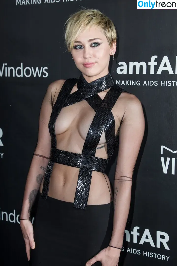 Miley Cyrus nude photo #2456 (MileyCyrus)