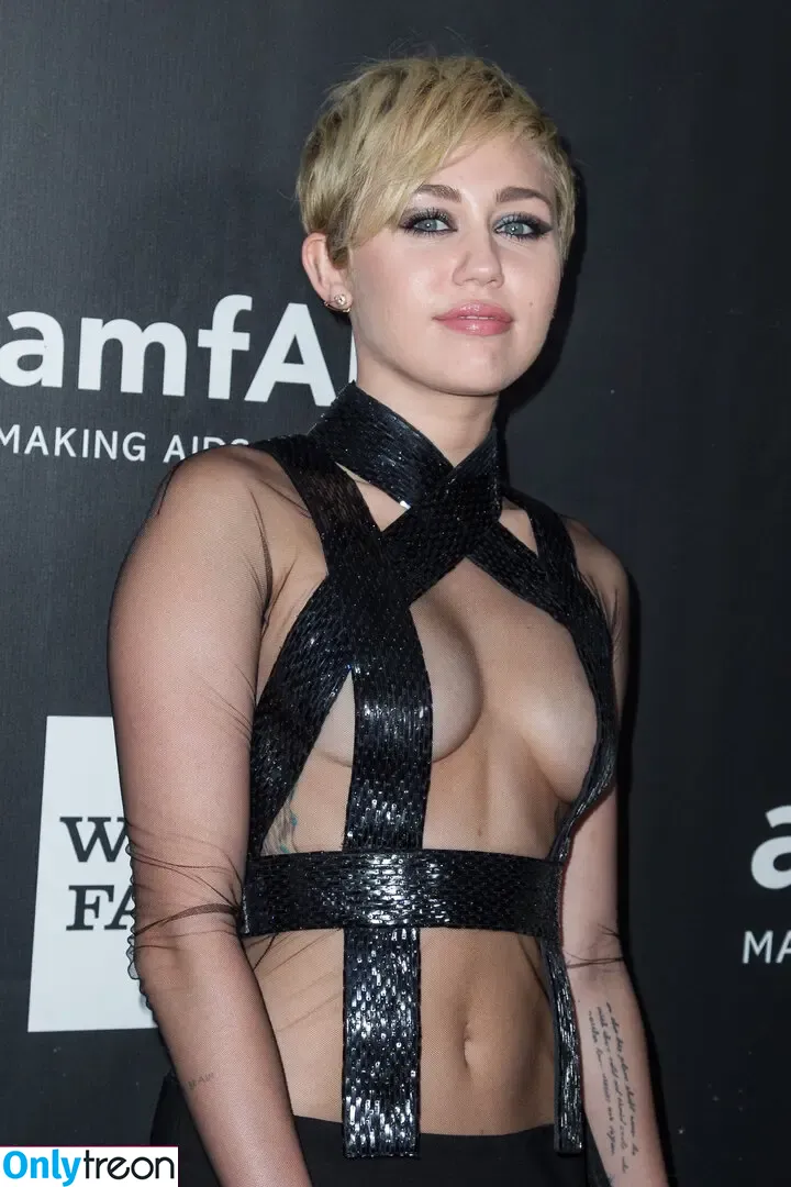 Miley Cyrus nude photo #2461 (MileyCyrus)