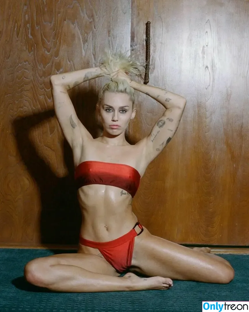 Miley Cyrus nude photo #2502 (MileyCyrus)
