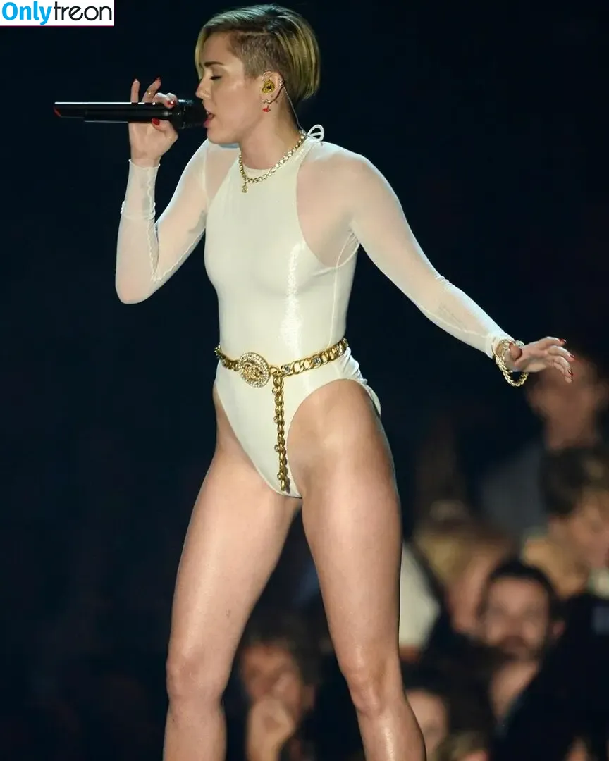 Miley Cyrus nude photo #2511 (MileyCyrus)