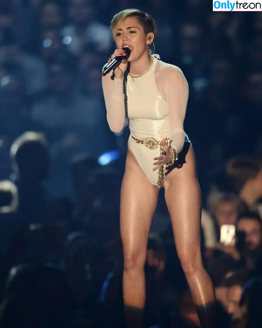 Miley Cyrus nude photo #2515 (MileyCyrus)
