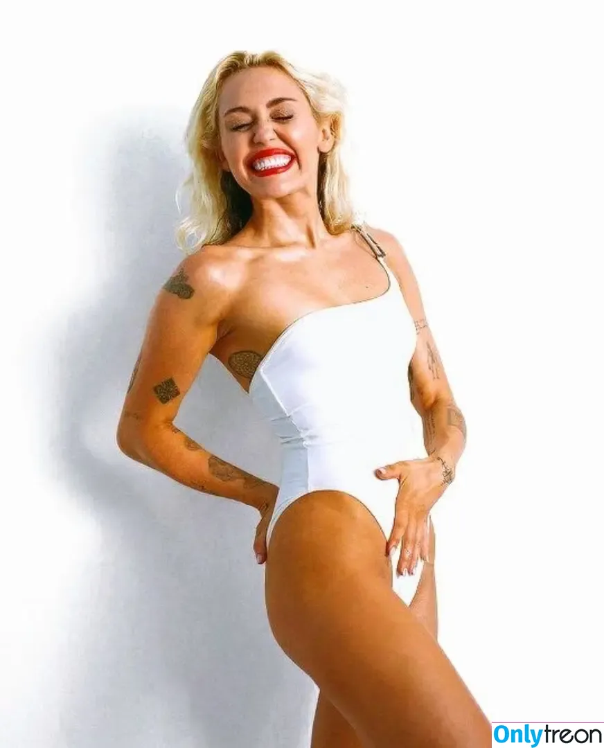 Miley Cyrus nude photo #2549 (MileyCyrus)