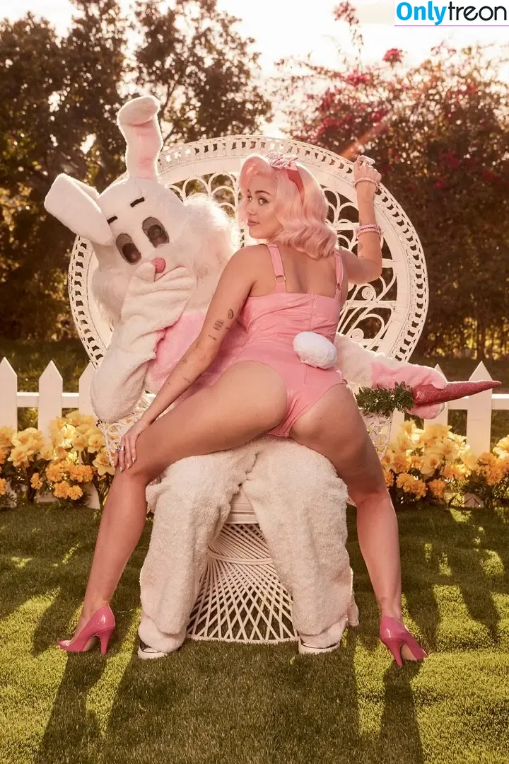 Miley Cyrus nude photo #2655 (MileyCyrus)