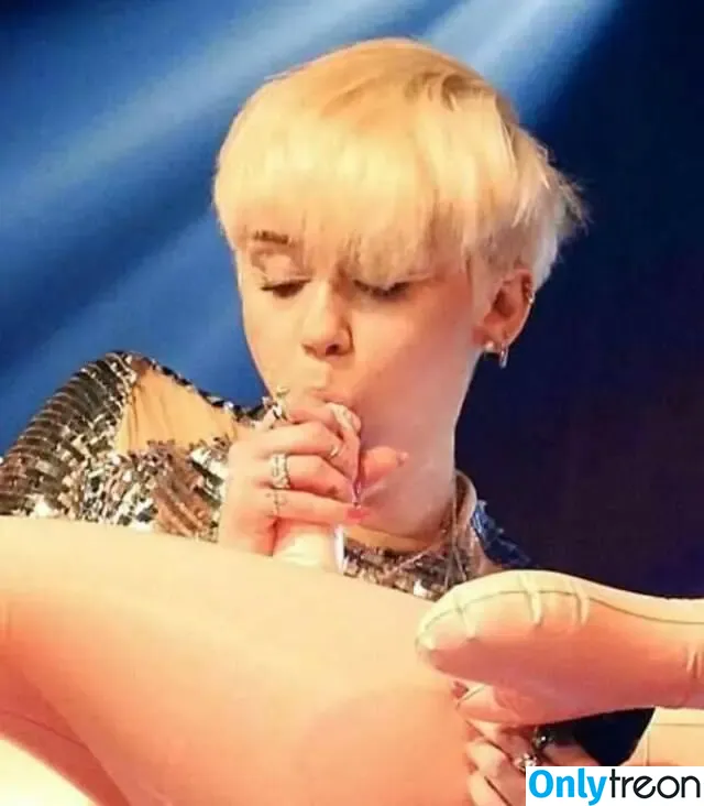 Miley Cyrus nude photo #2661 (MileyCyrus)