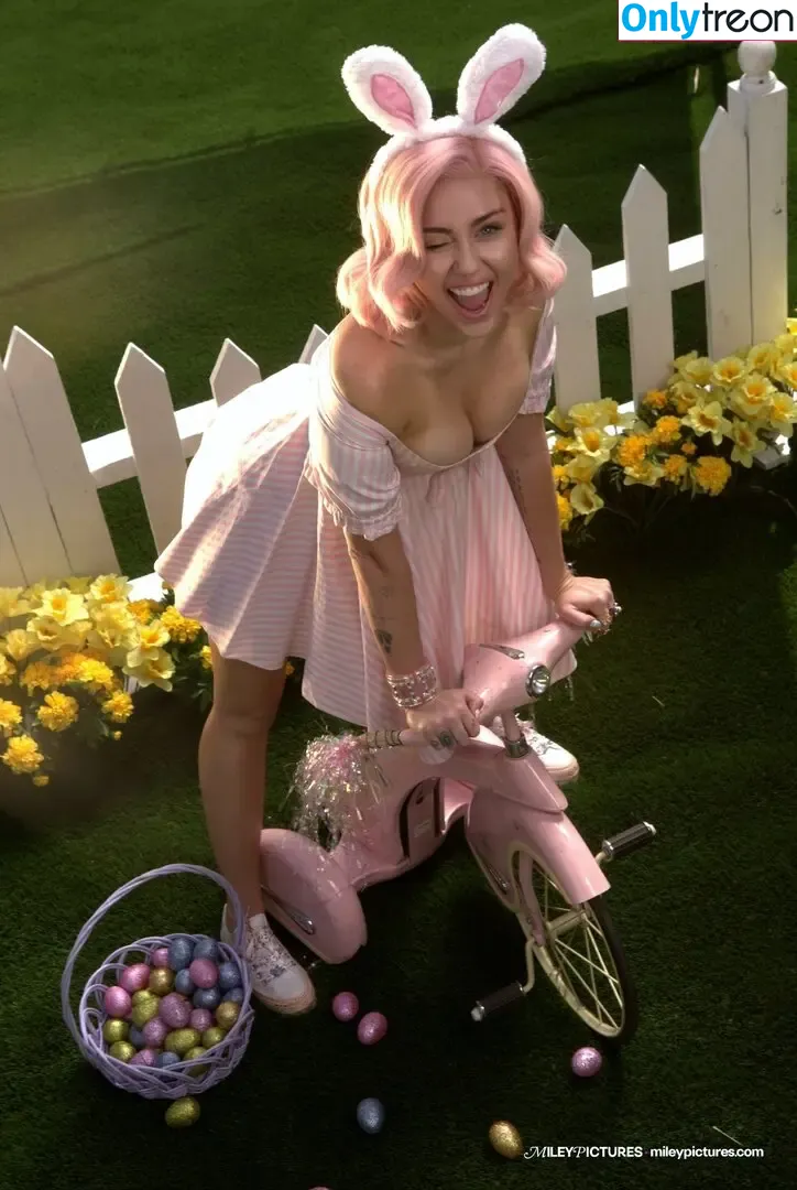 Miley Cyrus nude photo #2734 (MileyCyrus)