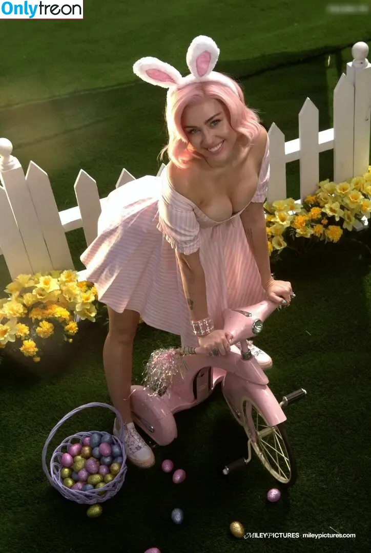 Miley Cyrus nude photo #2740 (MileyCyrus)