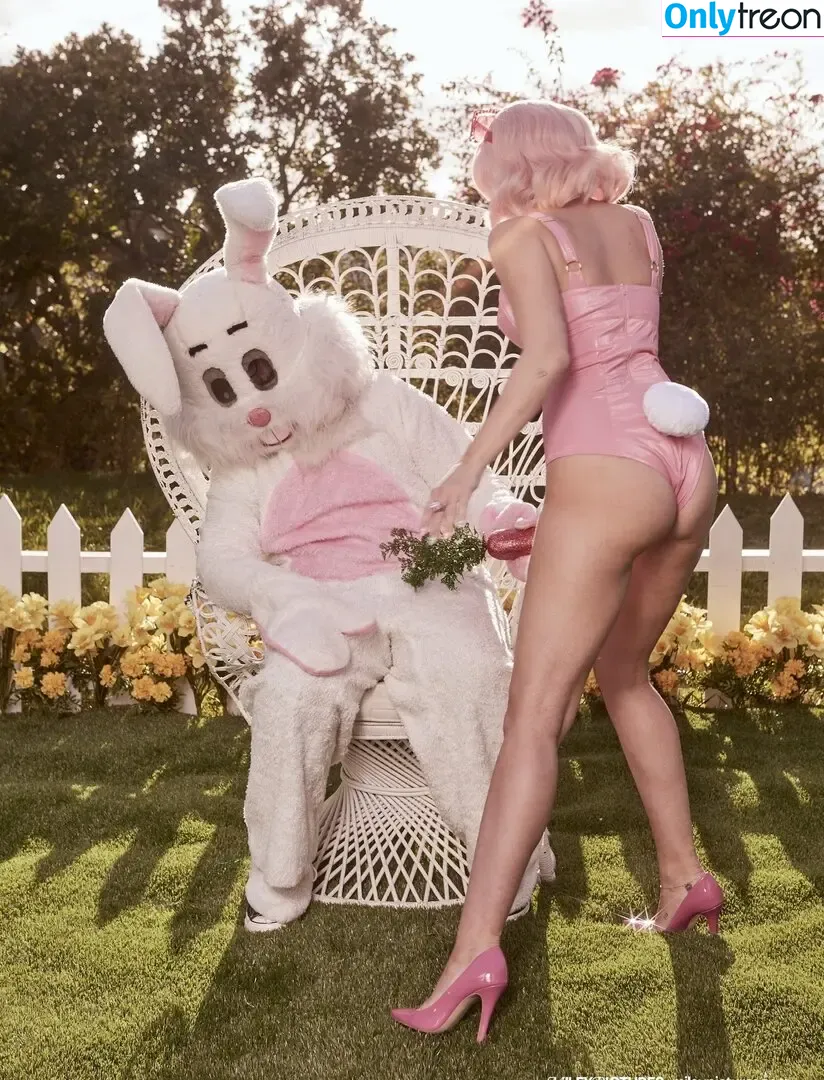 Miley Cyrus nude photo #2742 (MileyCyrus)