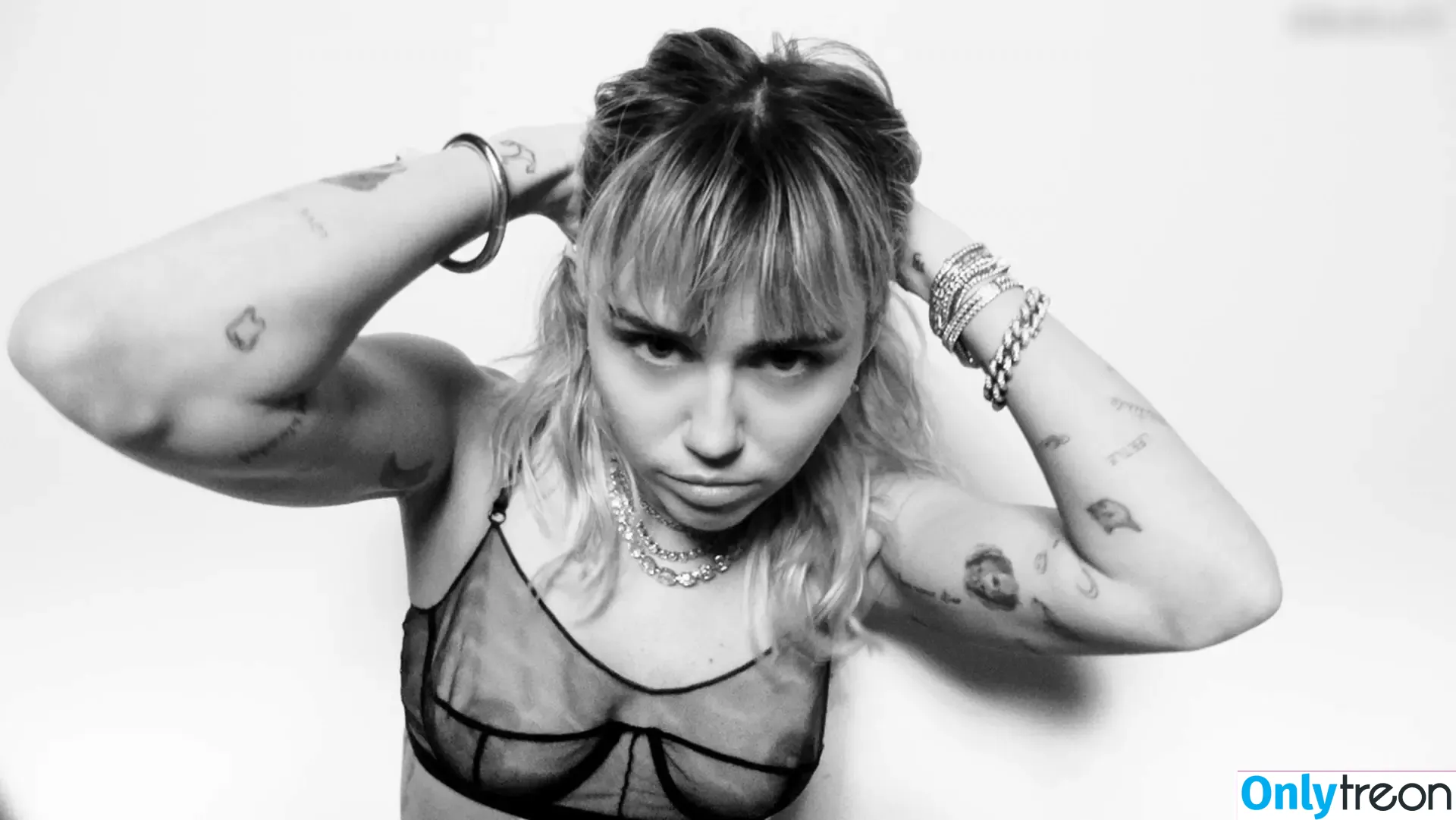 Miley Cyrus nude photo #2753 (MileyCyrus)