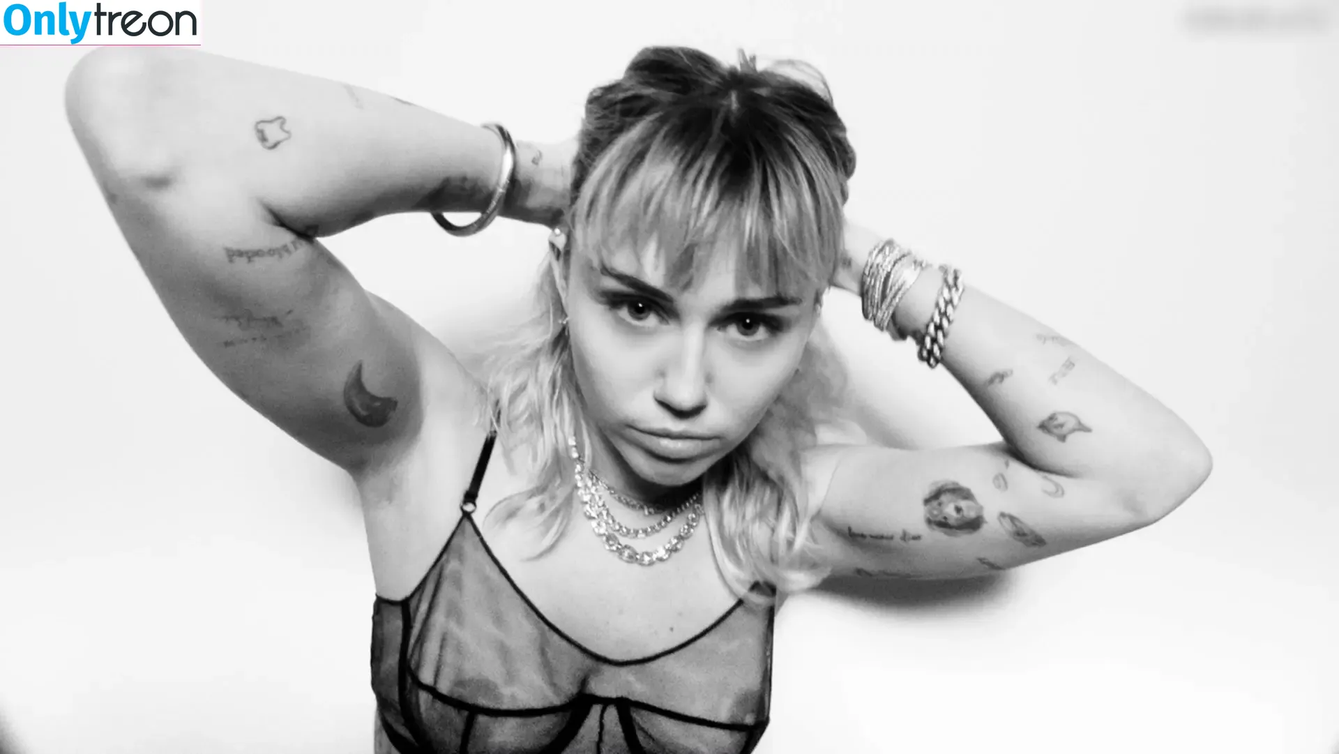 Miley Cyrus nude photo #2754 (MileyCyrus)