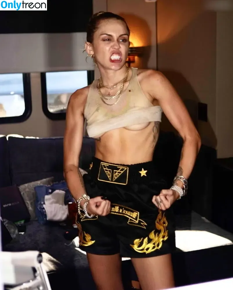 Miley Cyrus nude photo #2796 (MileyCyrus)
