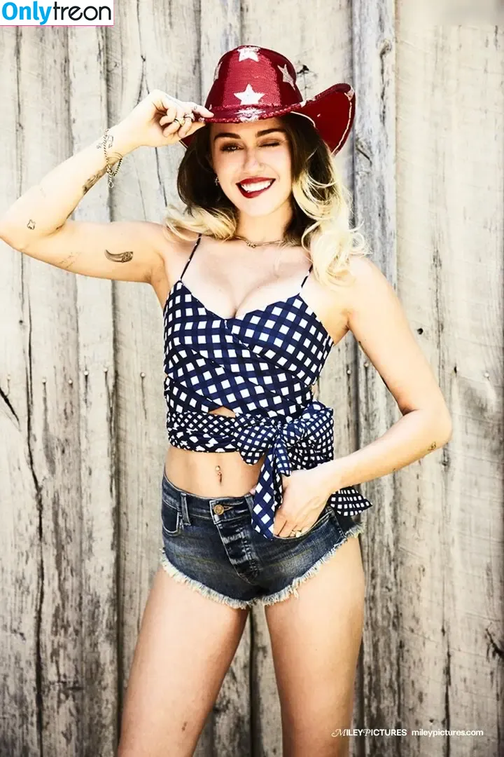 Miley Cyrus nude photo #2833 (MileyCyrus)