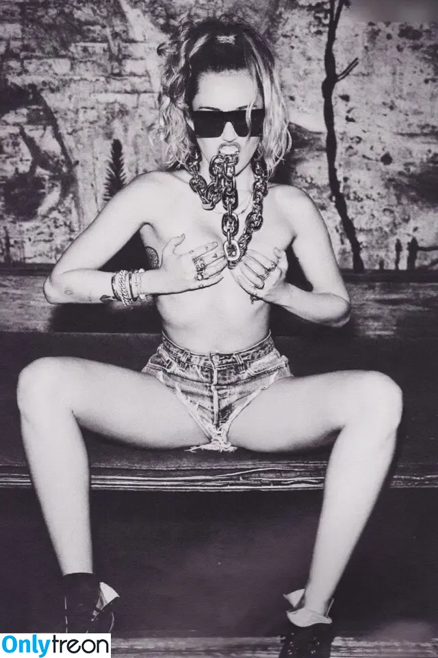 Miley Cyrus nude photo #2838 (MileyCyrus)