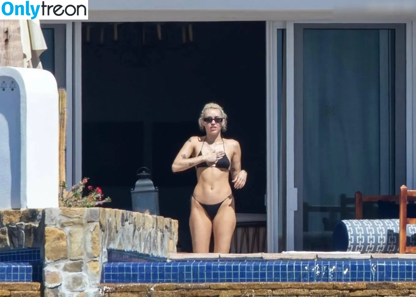 Miley Cyrus nude photo #2852 (MileyCyrus)