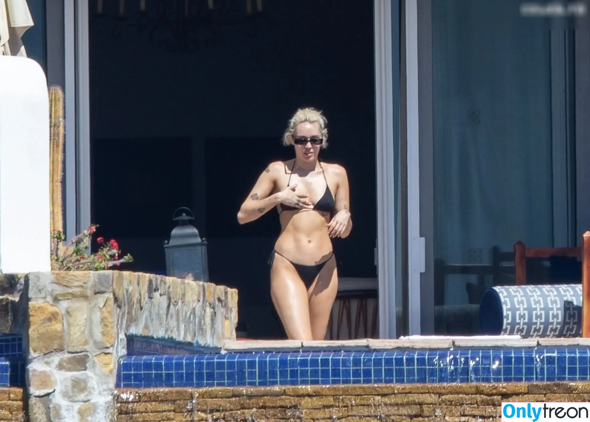 Miley Cyrus nude photo #2863 (MileyCyrus)