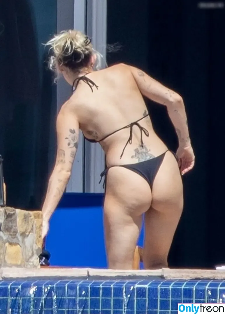 Miley Cyrus nude photo #2866 (MileyCyrus)
