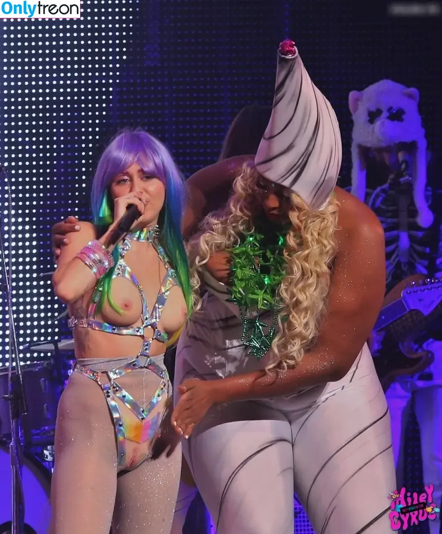 Miley Cyrus nude photo #2885 (MileyCyrus)