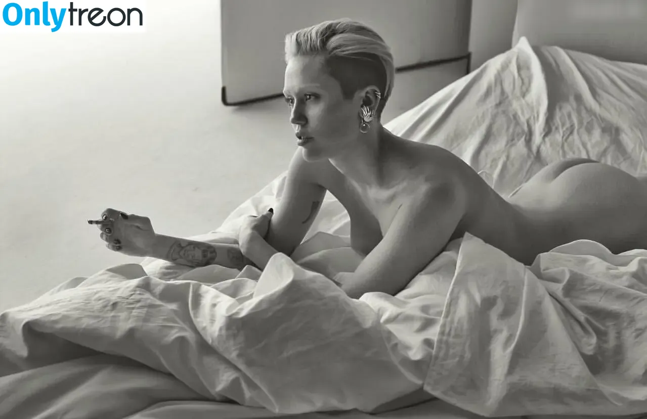Miley Cyrus nude photo #2904 (MileyCyrus)