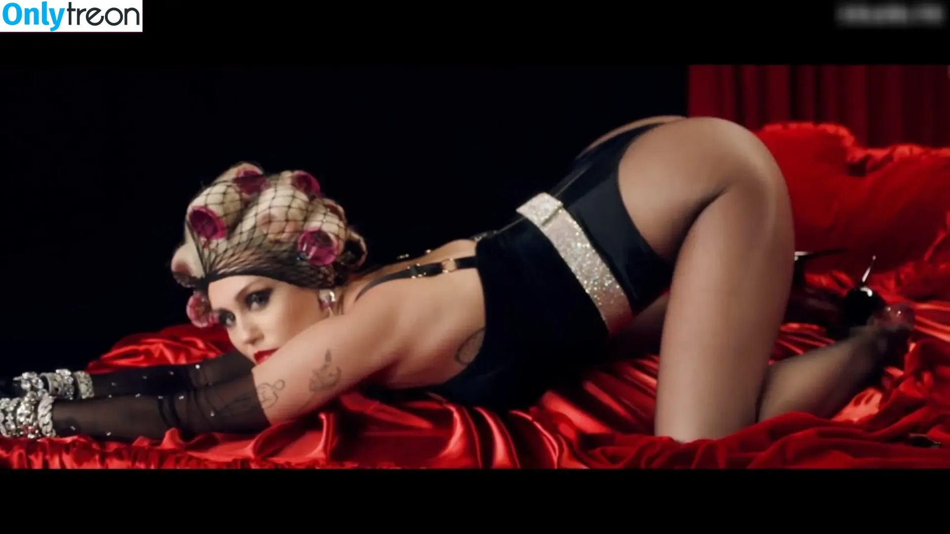 Miley Cyrus nude photo #2906 (MileyCyrus)