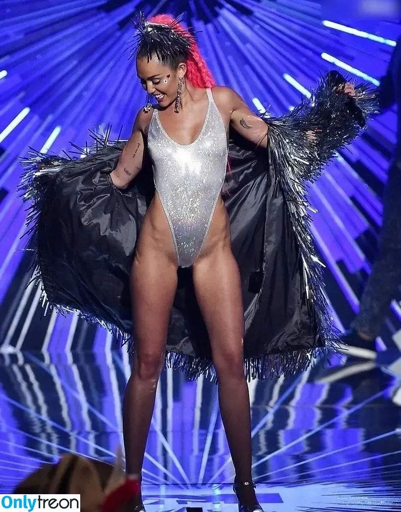 Miley Cyrus nude photo #2911 (MileyCyrus)
