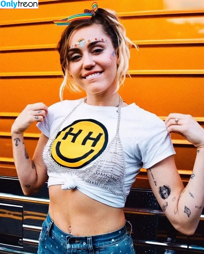 Miley Cyrus nude photo #2969 (MileyCyrus)