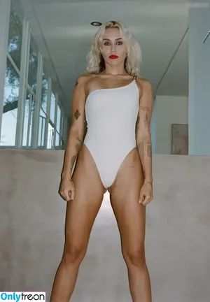 Miley Cyrus / MileyCyrus nude photo #3142