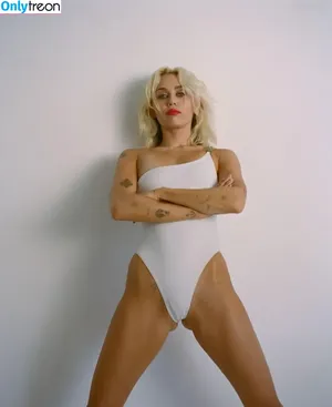 Miley Cyrus / MileyCyrus nude photo #3156