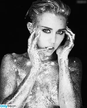 Miley Cyrus / MileyCyrus nude photo #3259