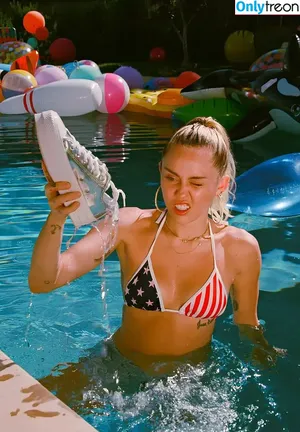 Miley Cyrus / MileyCyrus nude photo #3265
