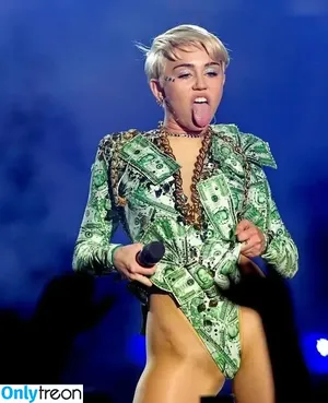 Miley Cyrus / MileyCyrus nude photo #3284