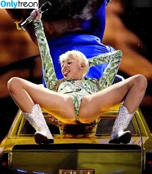 Miley Cyrus / MileyCyrus nude photo #3285