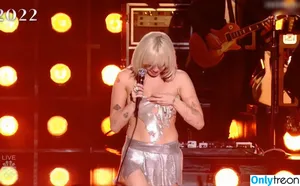 Miley Cyrus / MileyCyrus nude photo #3298