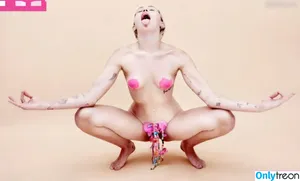 Miley Cyrus / MileyCyrus nude photo #3358