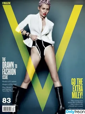 Miley Cyrus / MileyCyrus nude photo #3369