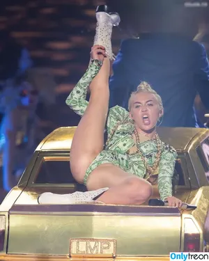 Miley Cyrus / MileyCyrus nude photo #3436