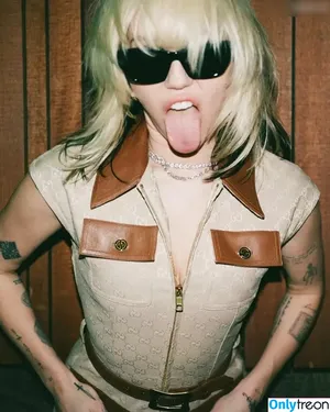 Miley Cyrus / MileyCyrus nude photo #3455