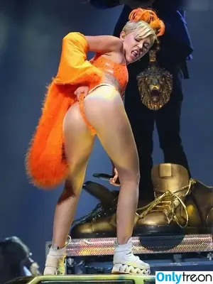 Miley Cyrus / MileyCyrus nude photo #3472