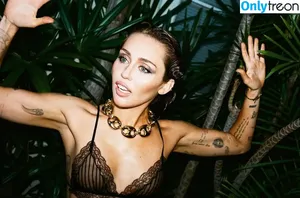 Miley Cyrus / MileyCyrus nude photo #3484